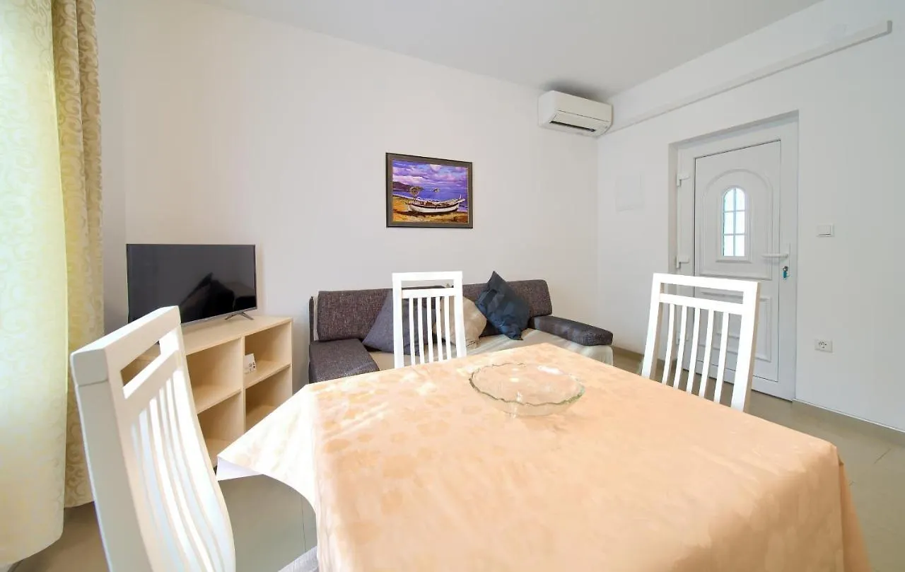 Apartmani Mara Matic Malinska Lägenhet