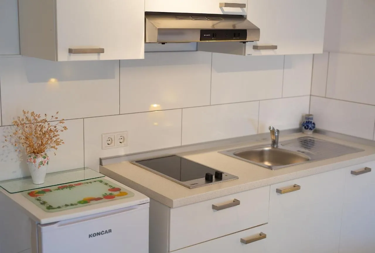 Apartmani Mara Matic Malinska 0*,  Croatia