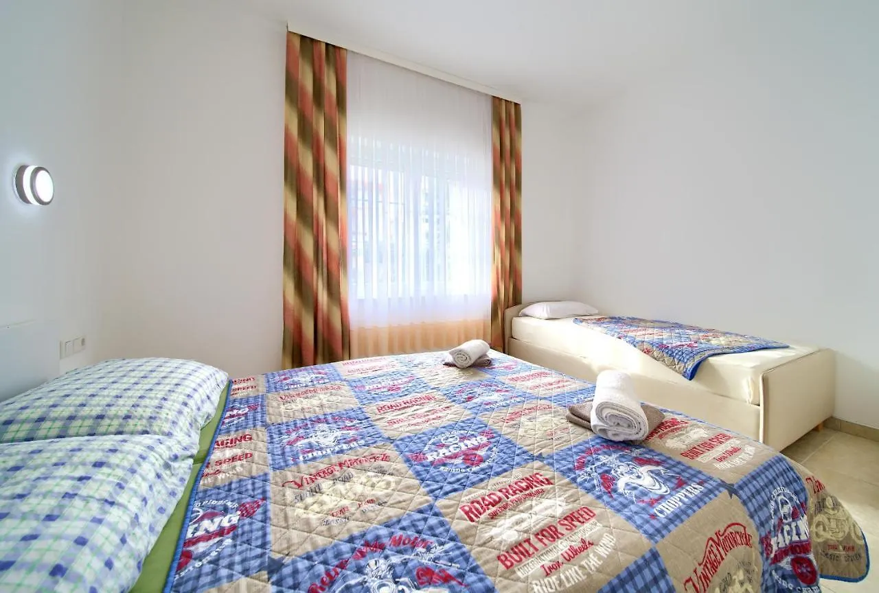 Apartment Apartmani Mara Matic Malinska