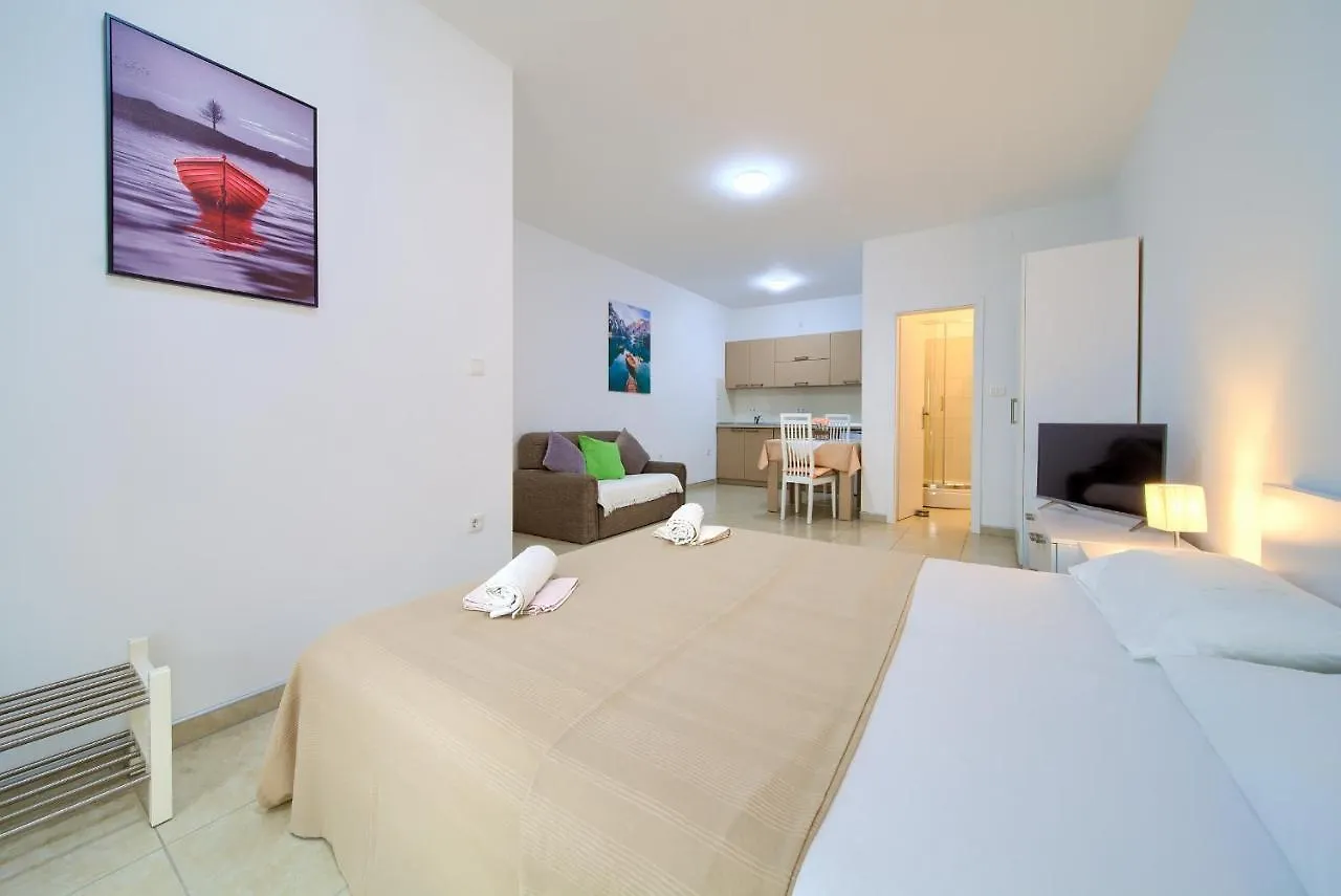 Apartmani Mara Matic Malinska 0*,  Croatia